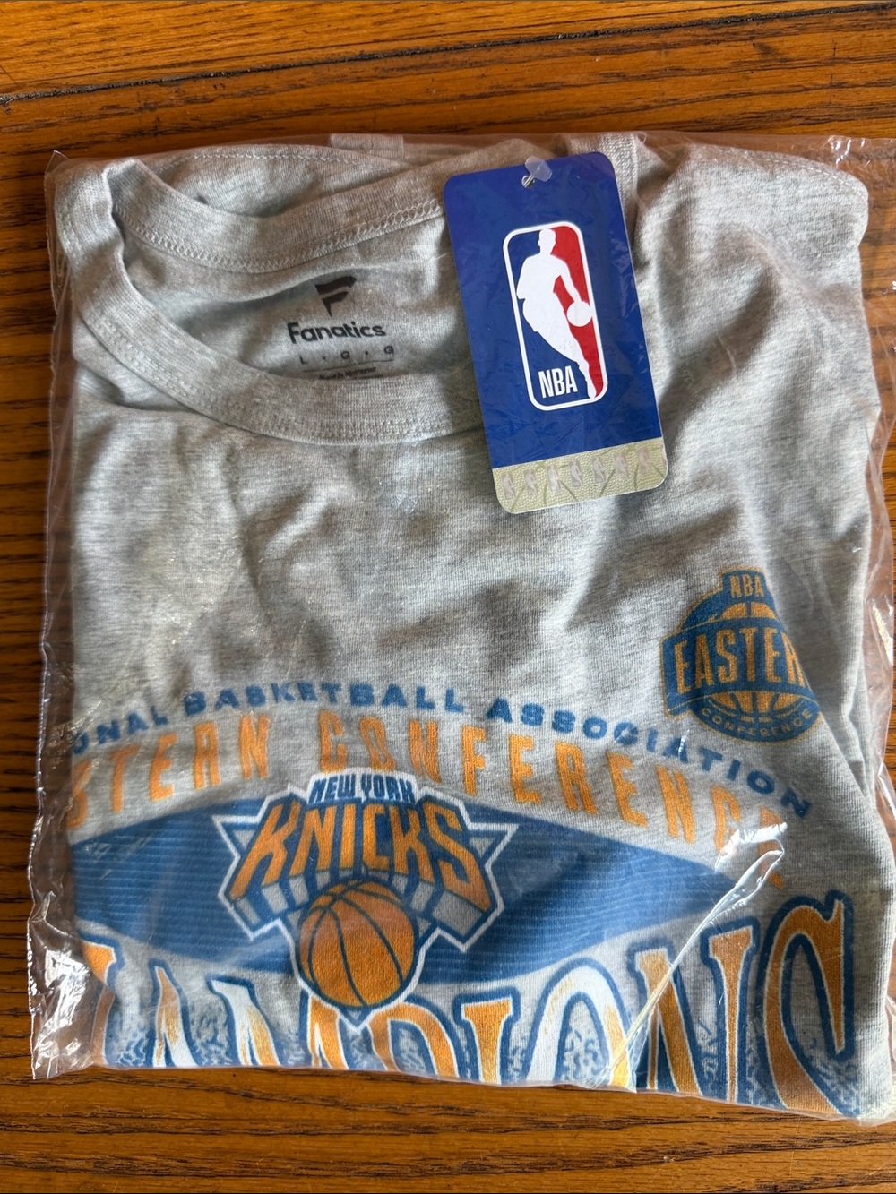 Fanatics adult Grey New York Knicks Graphic Short Sleeve Tee
